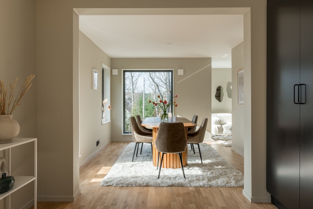 matplats, stort fönster