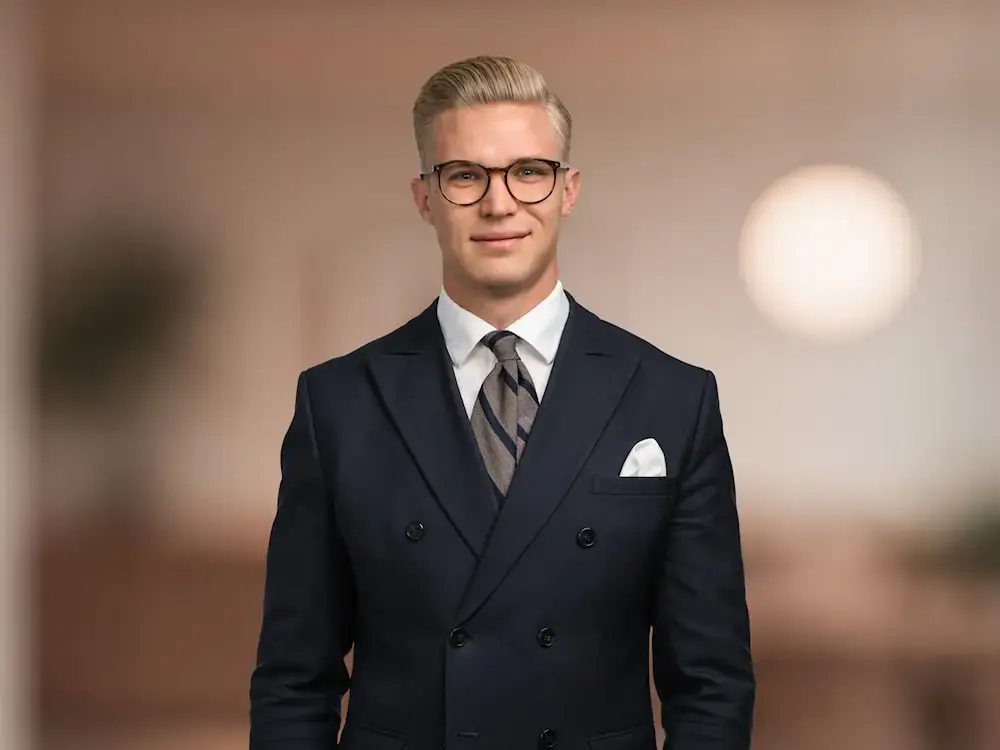Anton Borbos, Fastighetsmäklare