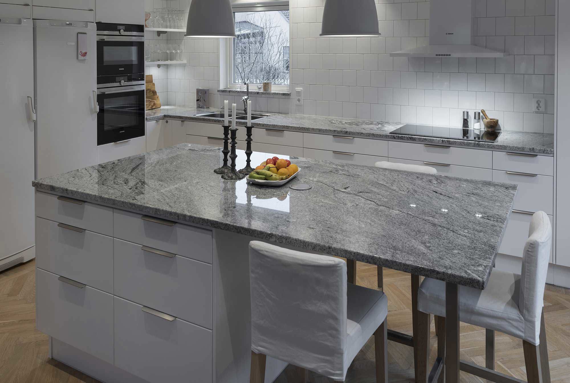 köksö med stenskiva