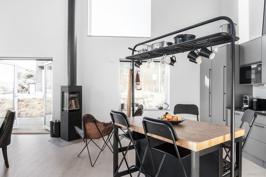 kök, grått, kök i villa, kamin