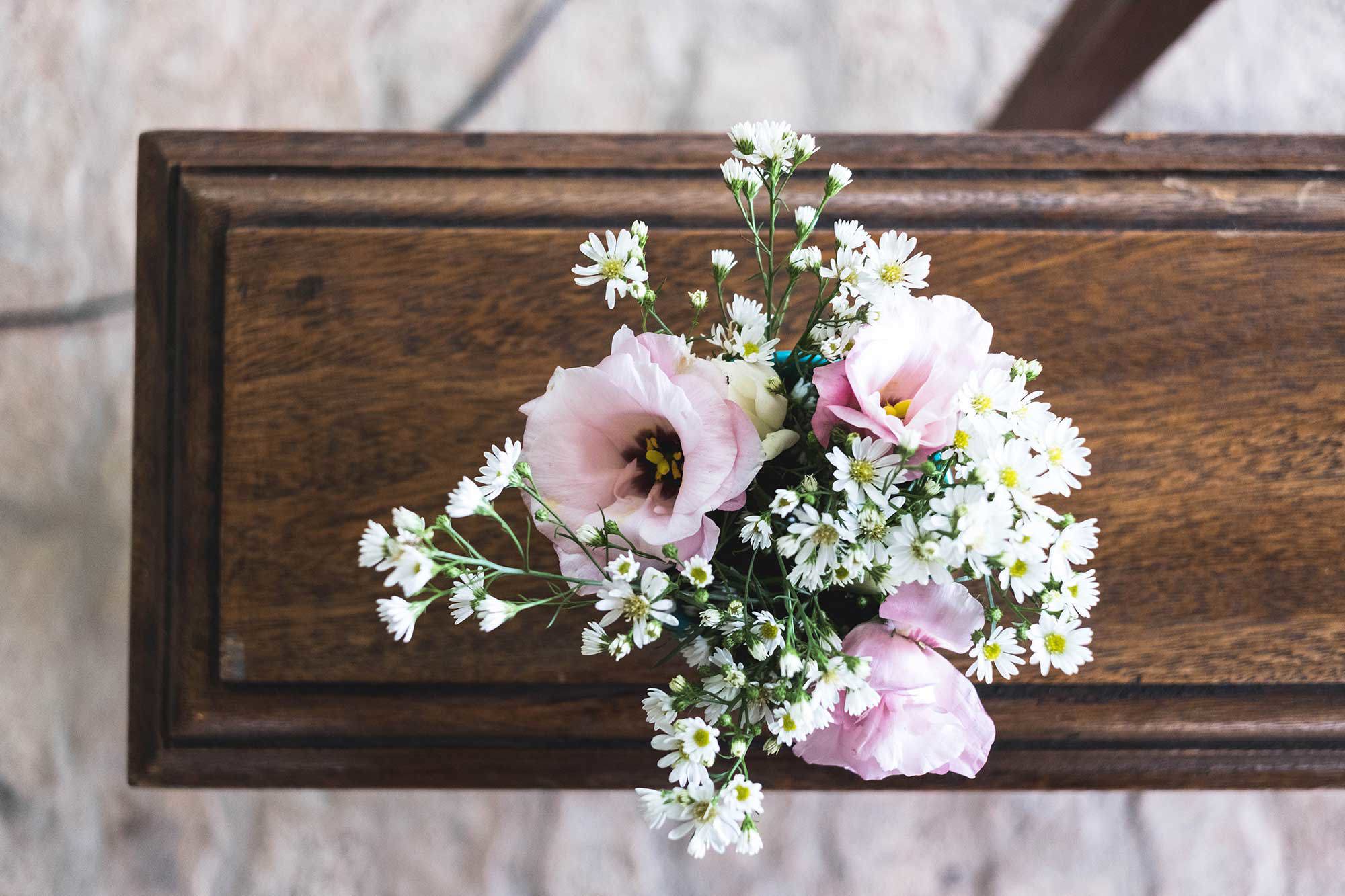 blommor på armstöd