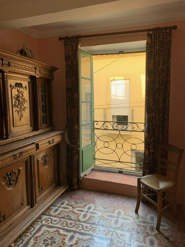 utsikt från hallen i byhuset