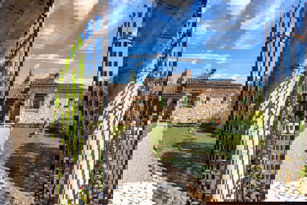 stenhus till salu utomlands