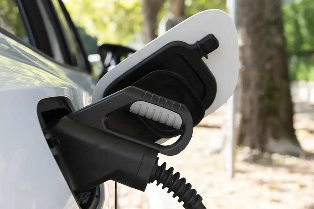 elbilsladdning, elbilsladdare i bil