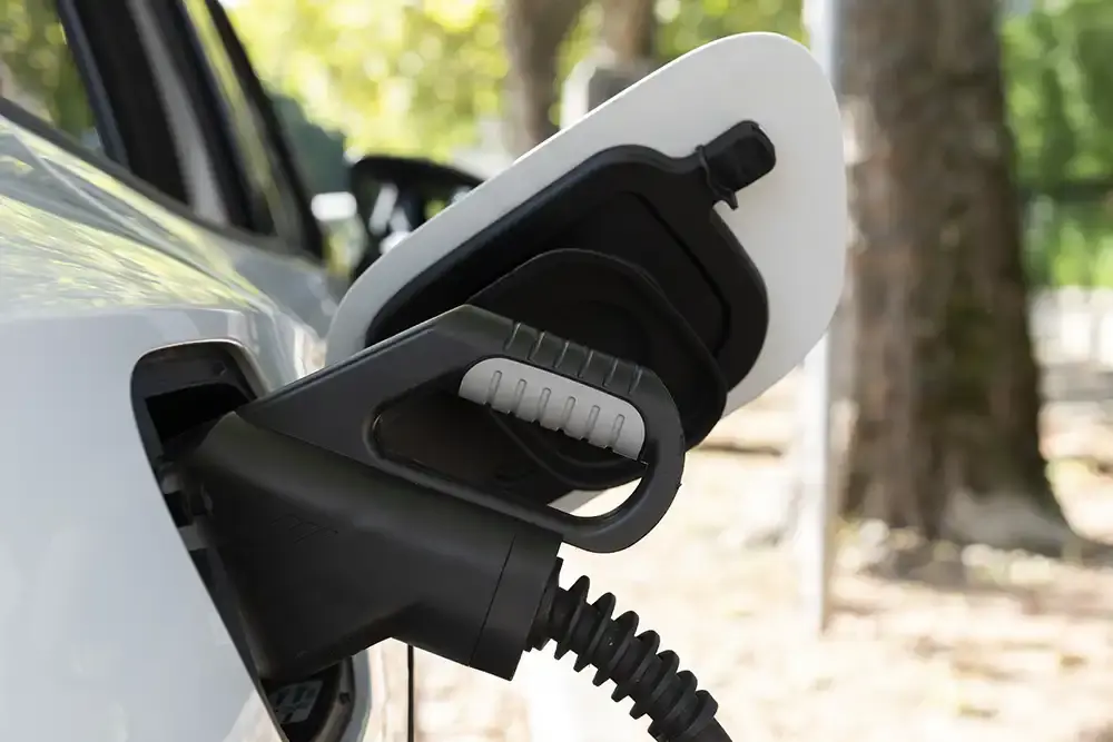 elbilsladdning, elbilsladdare i bil