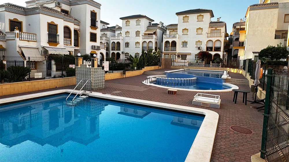 bostad-med-pool-till-salu-utomlands