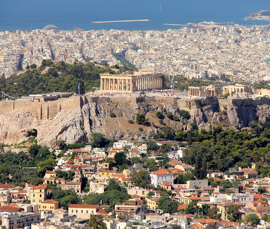 Akropolis och Parthenon med Aten och Medelhavet i bakgrunden