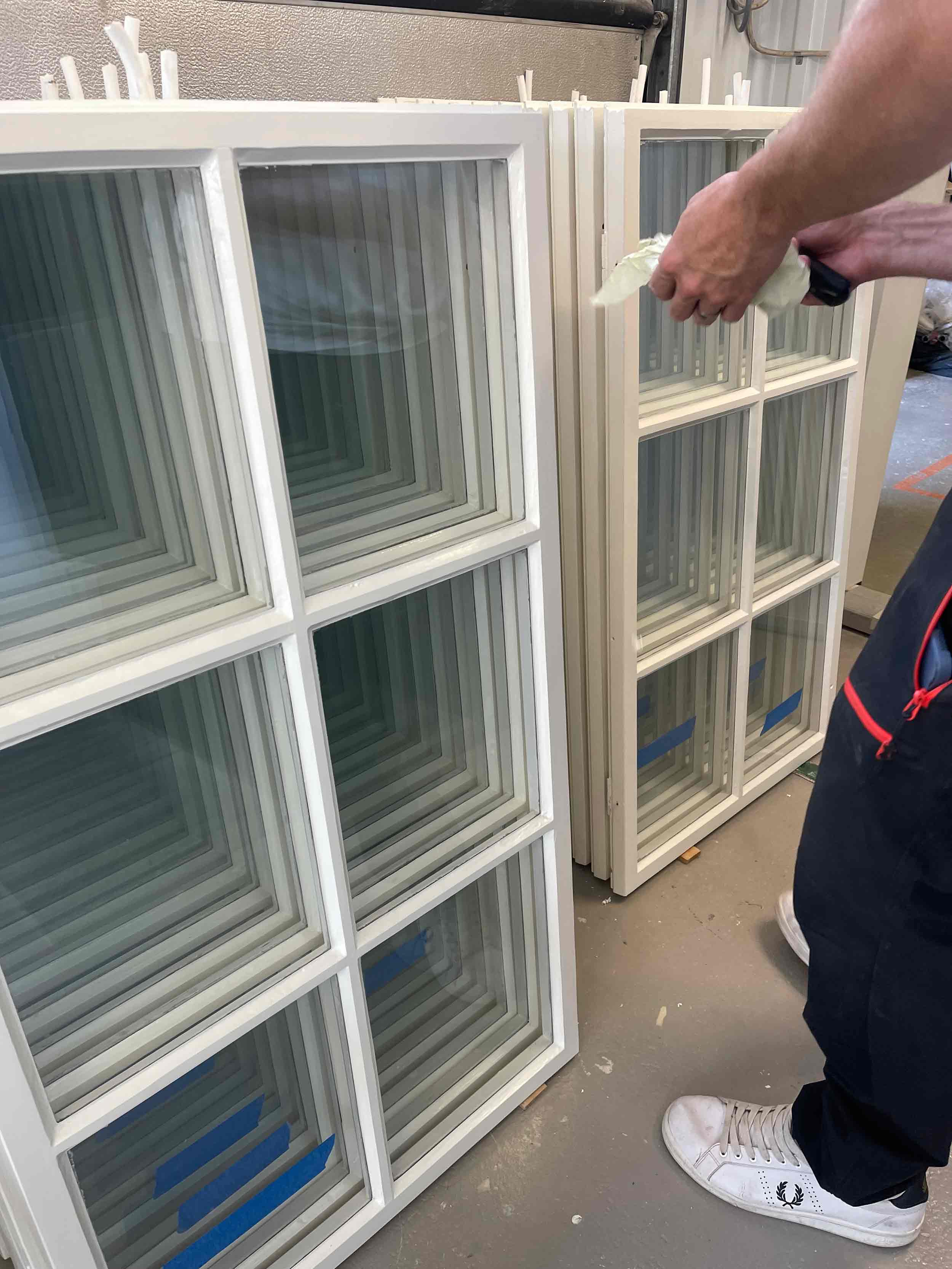 Fönster-nyrenoverade-vita